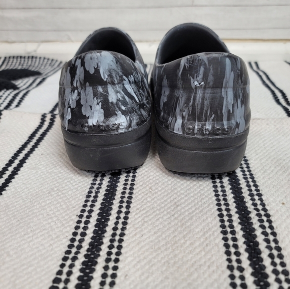 Crocs Neria Pro Light Casual Clogs Blue  Floral Print, sz 8 - Picture 7 of 12